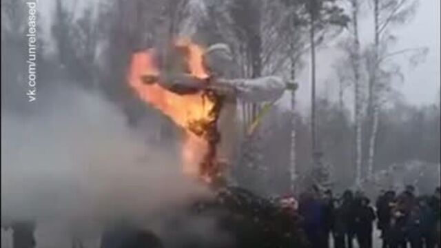 Люблю запах масленицы по утру: в агалатово зиму провожали из огнемета