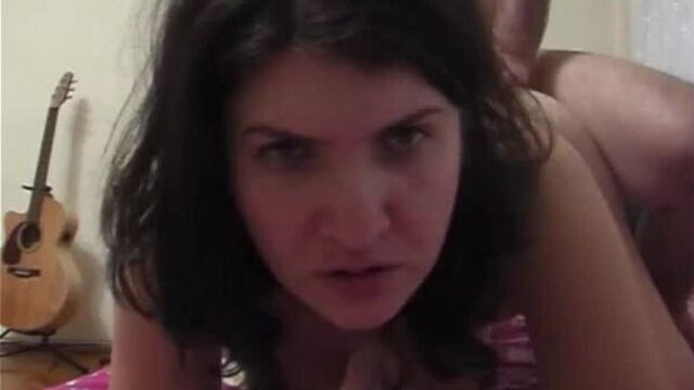 Olgun kadını fena sikiyor