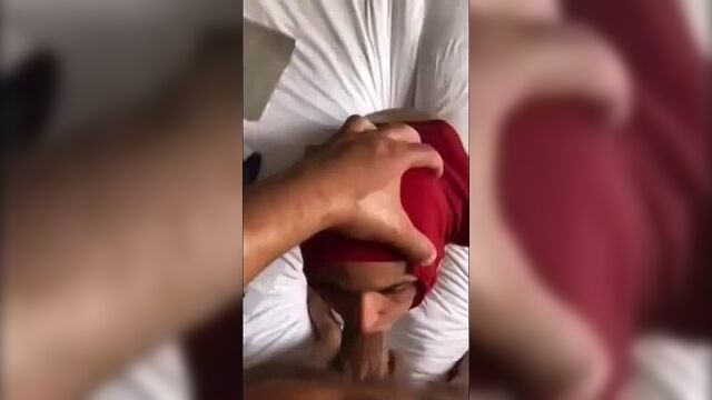 Türbanlı sakso çekiyor