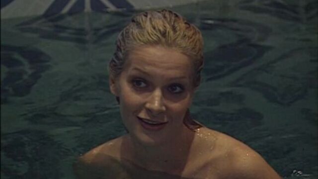 Александра флоринская голая в фильме "удар лотоса 3. загадка сфинкса" (2003, геннадий байсак)