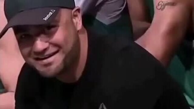 Рейчел остович на взвешивании.