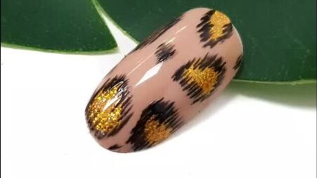 Маникюр леопард