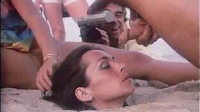 На пляже девушку закопали по голову и кончают ей в рот teen, hardcore, cum, blowjob, creampie, home porn, cum in mounth анал, бдсм, блондинка, большие попы, большие сиськи, большой член, брюнетки, в ванной, в задницу, в масле, в общаге, в офисе, в очках, 