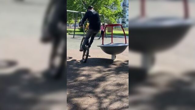 Bmx детский велосипед на детской площадке вмх