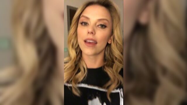 Инстаграм райли воулкел.