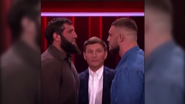 Битва взглядов в comedy club