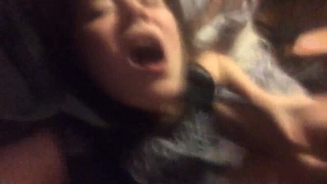 Блять, щяс кончю!...пестец, я потекла…(любительское,частное,малолетка,инцест,секс,порно,русское,домашнее,вписка,sex,porno)