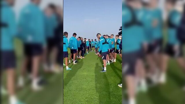 «приветственный» коридор для юри алберто