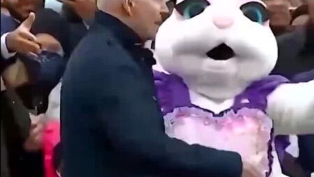 Байден и кролики