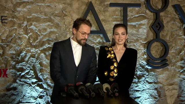 Мелиса шенолсун и метин акдюльгер на гала премьеры сериала дар