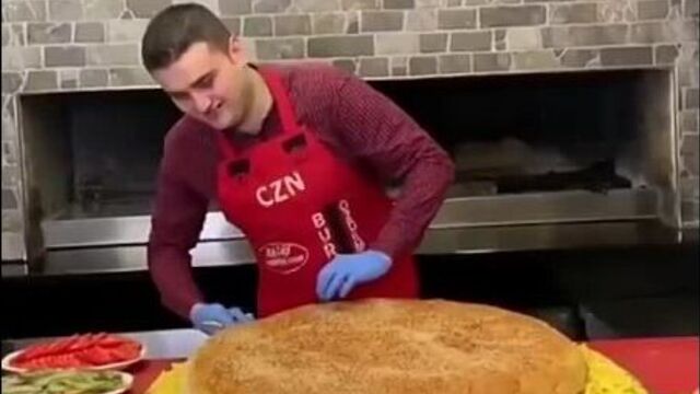 Мегабургер от бурака