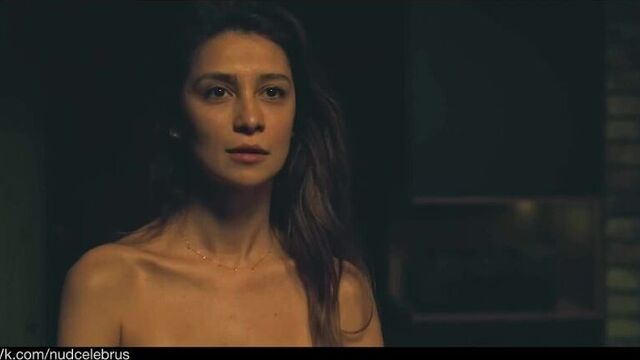 Голая равшана куркова