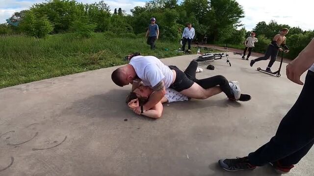 Драка мишани огордника с бойцом мма