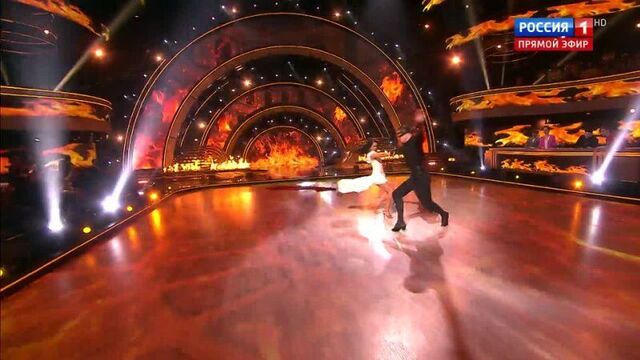 Дмитрий дюжев и мария смольникова - пасодобль. танцы со звездами 2021 @россия 1