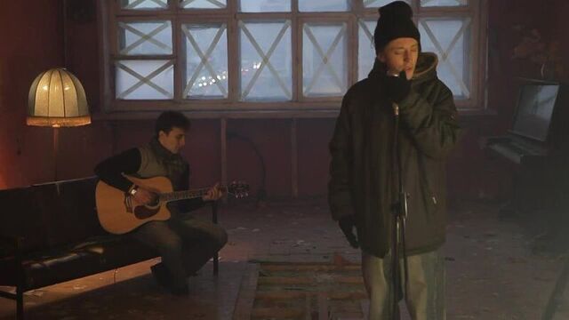 Песня под гитару про войну куда же рвешься ты пацан песня про войну - и вот стою я на плацу, песня - про войну и другие в mp3 ск