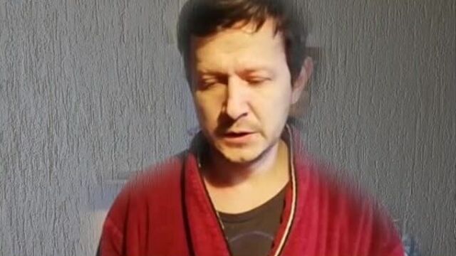 Лица революции. очередной диванный «воен революции» из г.кобрин. с упоением следит и руководствуется инструкциями анонимных т-ка