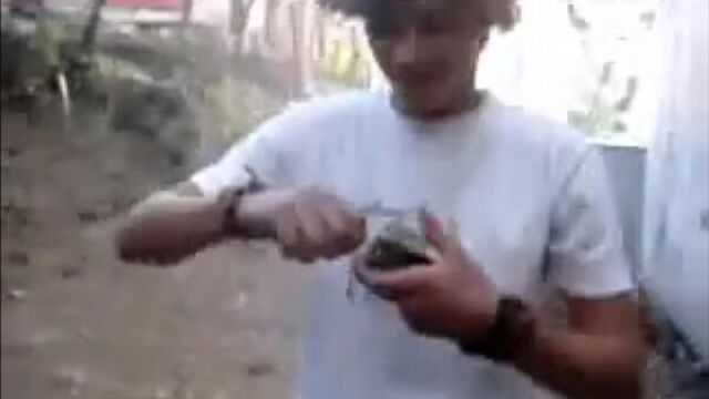 Гей игры натуралов. парень проиграл спор и трахнул свою попку телефоном )) гей порно секс