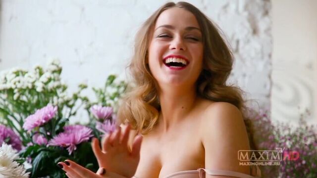 Ингрид олеринская в журнале maxim (2012)