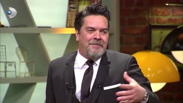 Ураз кайгылароглу на шоу "beyaz"