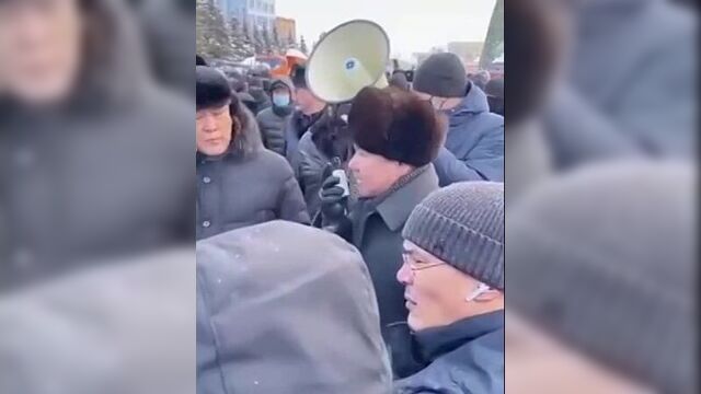 Аким костаная вышел к народу.