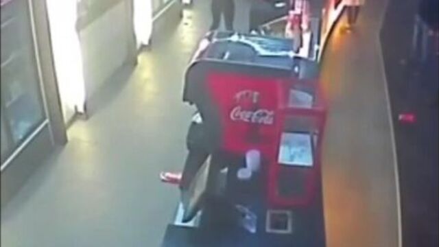 Астана. кинотеатр saryarka