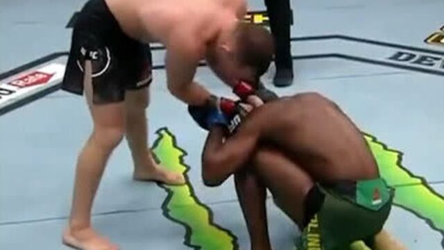 Пётр ян #ufc259