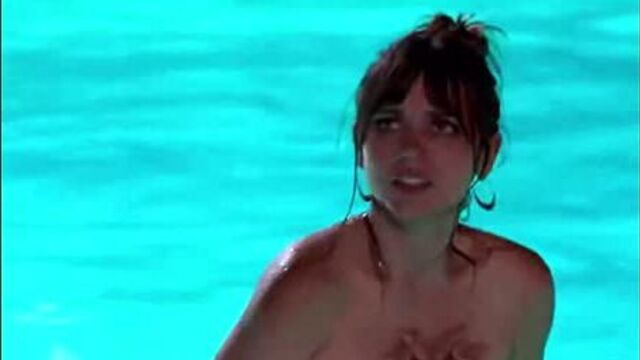 Ана де армас голая в бассейне