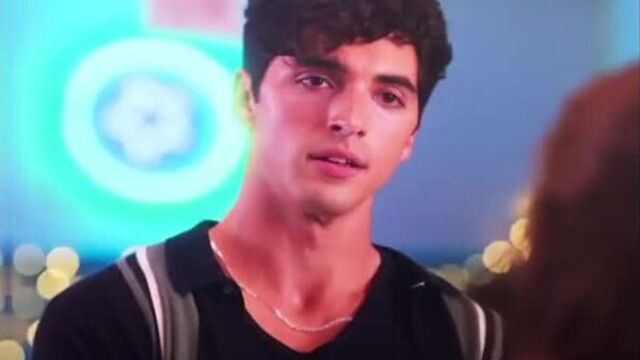 Будка поцелуев 2 | the kissing booth 2 vine