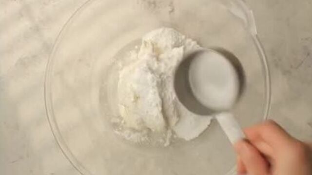 Фисташковый рулет с малиной ингредиенты: белок комнатной температуры - 5 шт соль - 0,5 ч.л. лимонный сок - 1 ч.л. сахар - 250