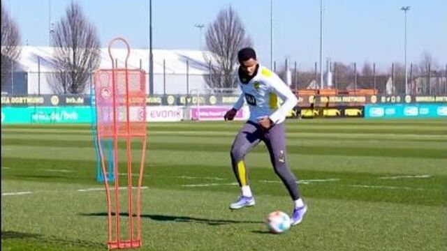 Die borussen / мануэль аканджи работает над возвращением на поле