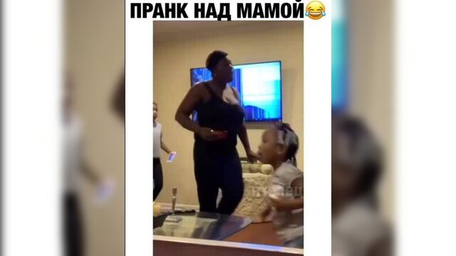 Они просто поставили на заставку фото разбитого экрана и позвали маму. но что-то пошло не так...