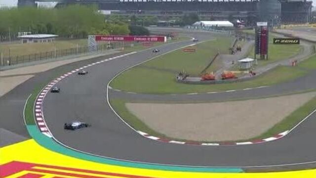 Ферстаппен и кубица разворот на прогревочном круге гран-при китая формула-1 2019