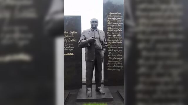 Манумент на кладбище вору в законе "деду хасану"