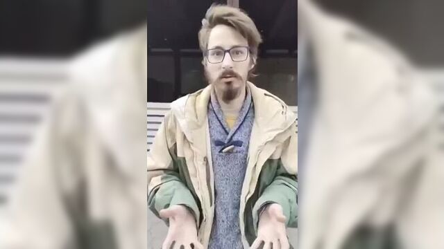 Казахский блогер закидал вопросами россиян , сбежавших из россии