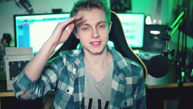 [стинт] и эта игра стоит 9.000 рублей!