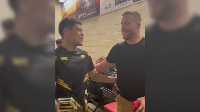 Джастин гейджи и брэндон морено за кулисами ufc 263