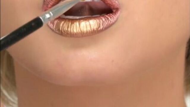 Оригинальный макияж губ