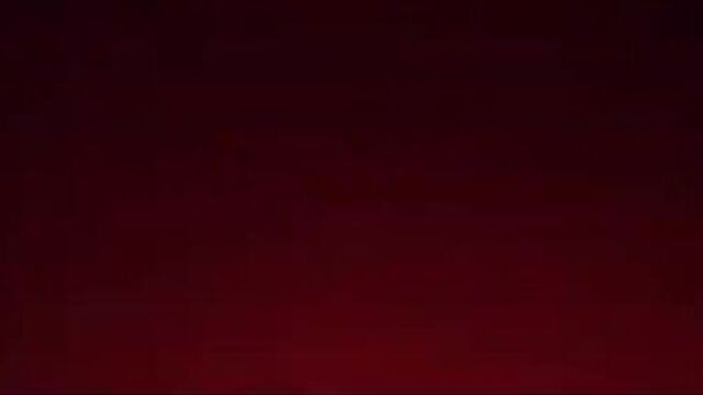 Kızın amını fena sikiyor