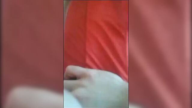 Liseli kucakta zıplıyor