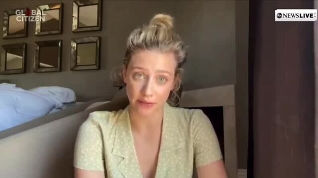 Лили рейнхарт для global citizen #totogetherathome.