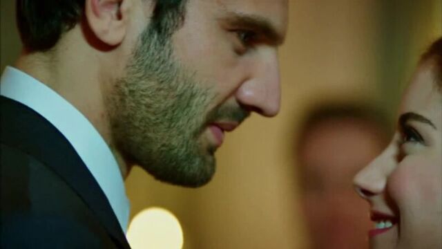 Хазал кая и каан урганджиоглу' л.ю.б.о.в,ь.ask'