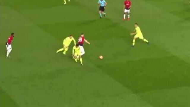 Скотт мактоминей против "барселоны"