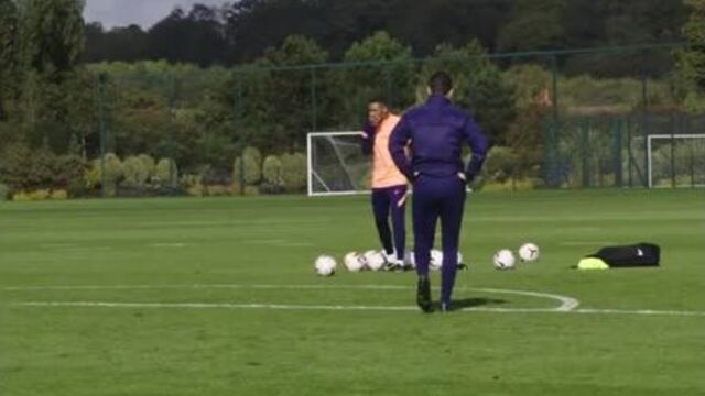 Карлос винисиус на первой тренировке в составе «шпор»