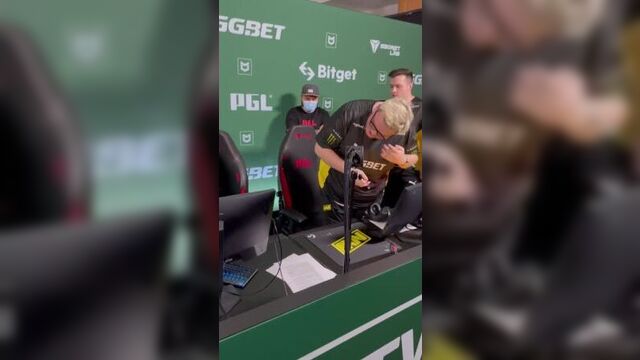 Нави победили г2