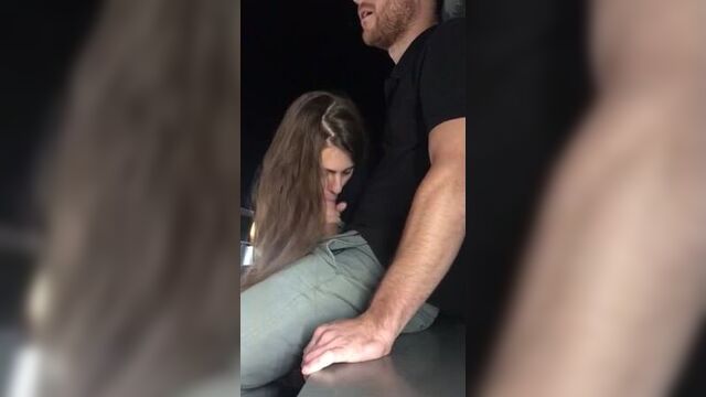 Сделала минет своему парню в центре москвы на лавочке