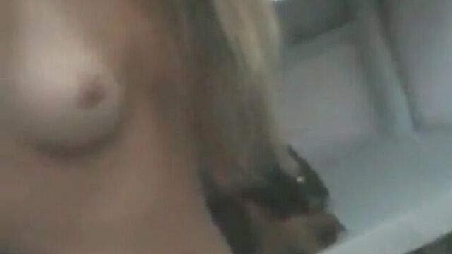 Девочек засняли в школьной раздевалке 18 малолетки переодеваются, сиськи грудь порно секс эротика засвет школьницы голые девочки