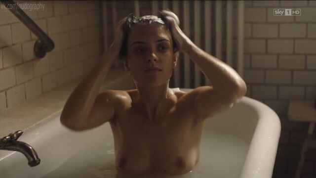 Лив лиза фрис (liv lisa fries) голая, леони бенеш (leonie benesch) - вавилон-берлин (babylon berlin, 2017) s02e01 (1080)