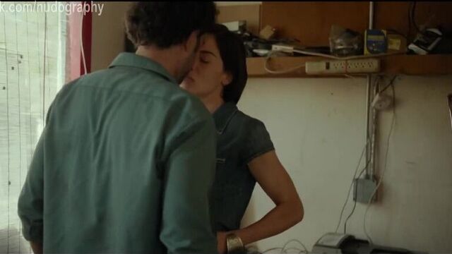 Мишель монахэн (michelle monaghan) голая в фильме "форт блисс" (fort bliss, 2014, клаудия майерс)