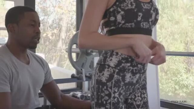 زنه عاشق کیر کلفت و دراز ورزشکاریش شده - 3kaaf@