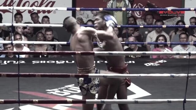 Muay thai fight breakdown_ 45 degree up elbow ko! _ evolve university
